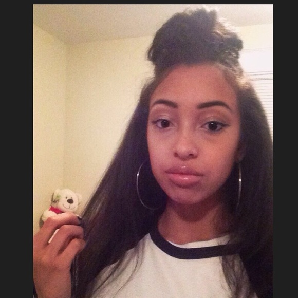 Meet your Posher, Riana