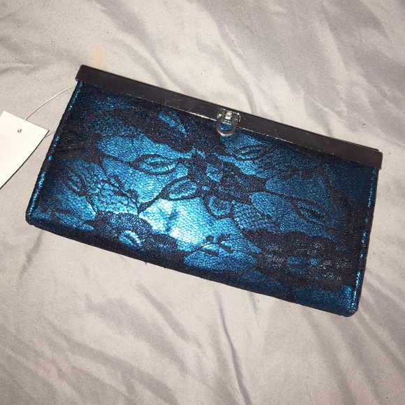 Lace Clutch