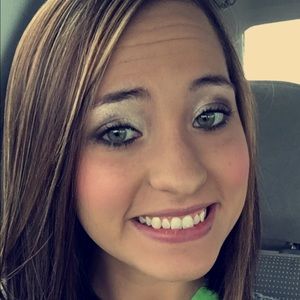 Meet your Posher, Katelyn