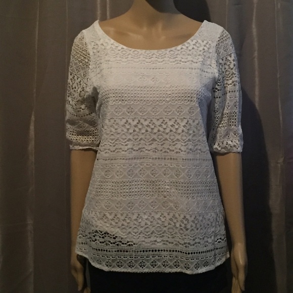 New! 💥 white crochet top with bow back - Picture 2 of 4