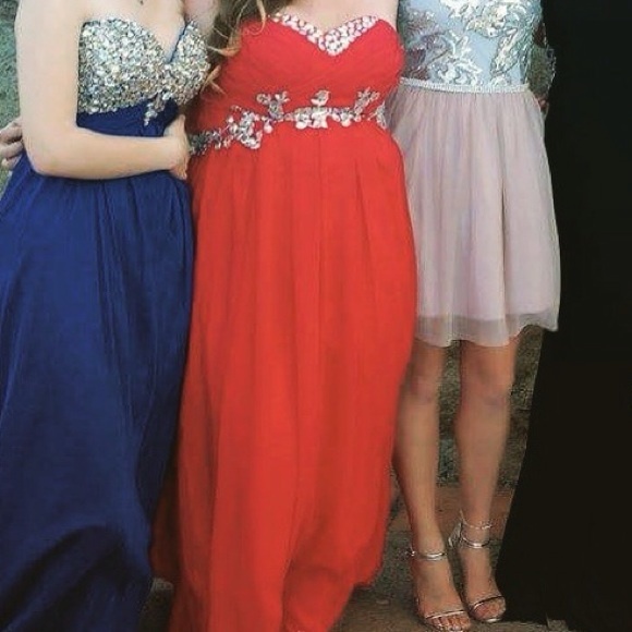 Red prom dress