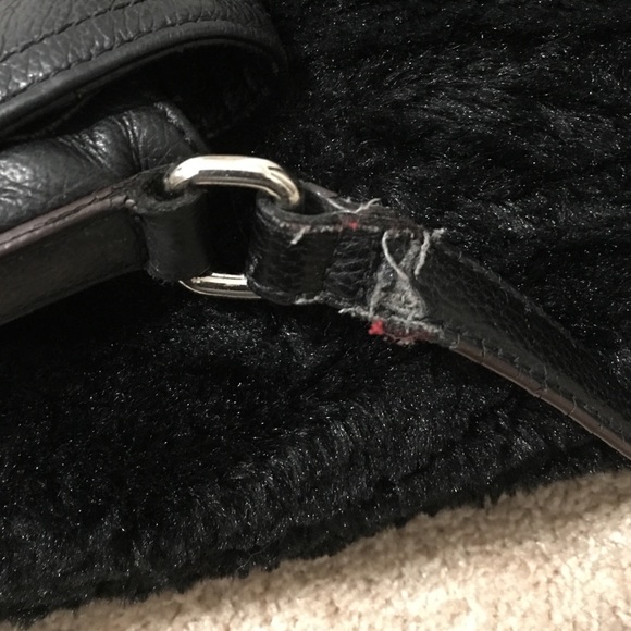 Black crossbody free with purchase - Picture 2 of 4