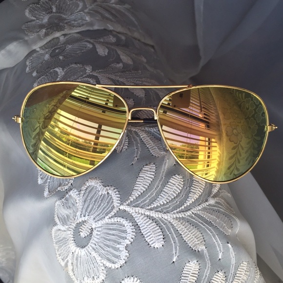 Beetle Colors Mirror Lens Aviators - Picture 4 of 4