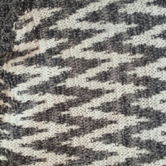 Kim Rogers grey /white sweater NWT Large - Picture 3 of 4