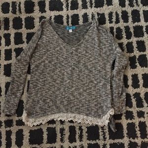 Long sleeve grey shirt