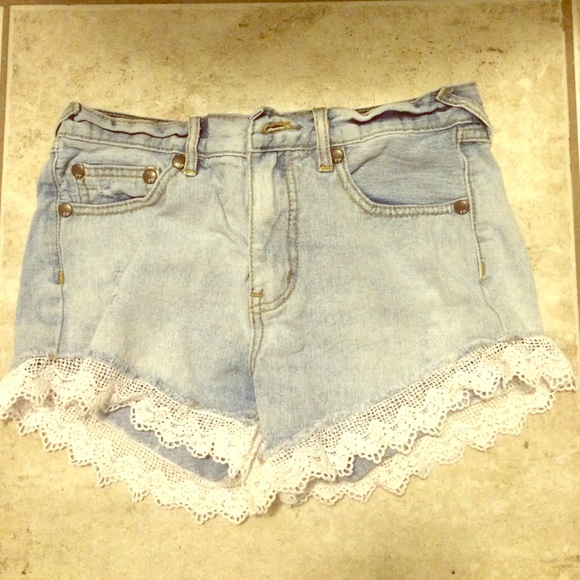 Lace trim shorts