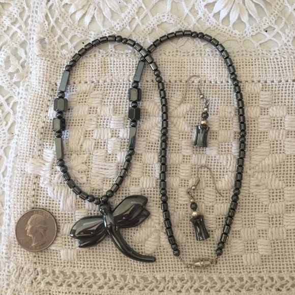 Necklace and earring set