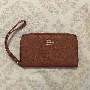 Coach wristlet - Tan