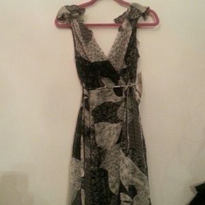 Black/white floral spring knee length dress