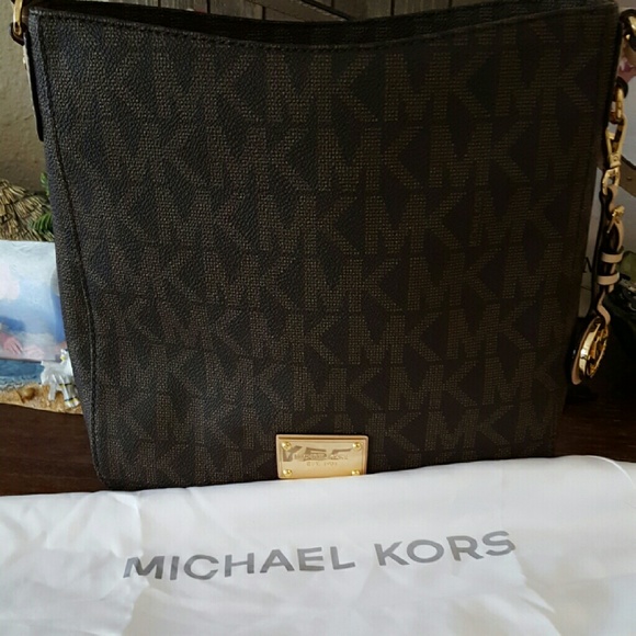 Michael Kors cross body - Picture 2 of 3