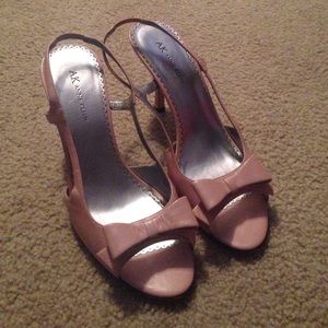 Peep top pumps