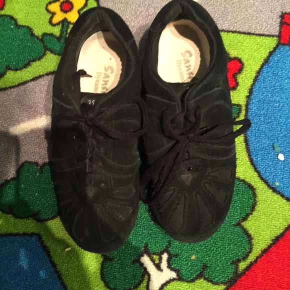 Dance shoes