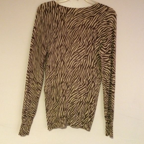 Express sweater - Picture 3 of 3