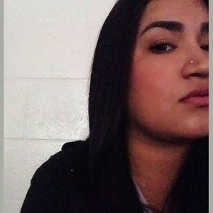 Meet your Posher, Estella