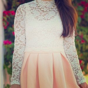 H&M Lace long sleeve Crop Top