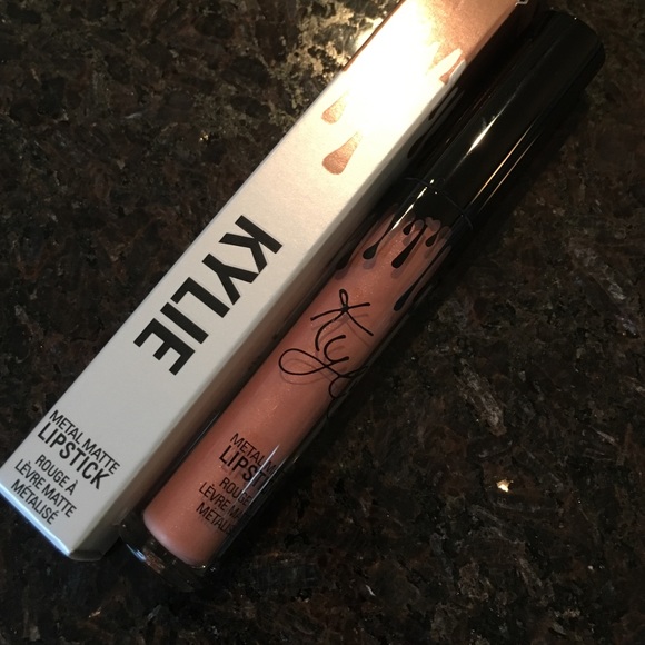Kylie heir metallic lipstick