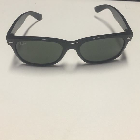 Ray-Ban Wayfarer - Picture 2 of 3