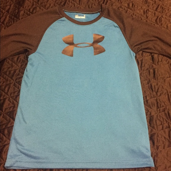 2 Boys under armour shirts