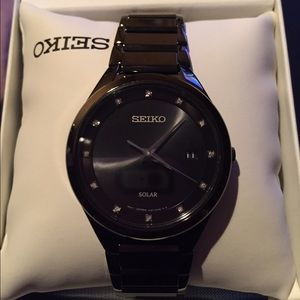 SEIKO 12 diamond solar watch