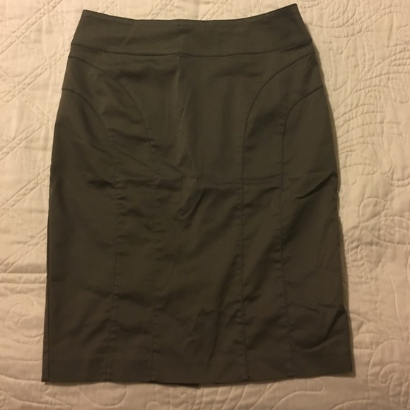H&M olive pencil skirt