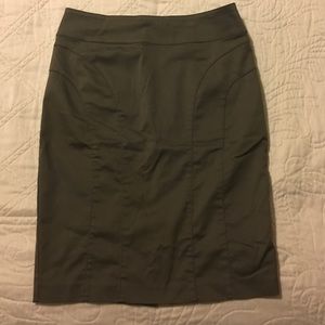 H&M olive pencil skirt