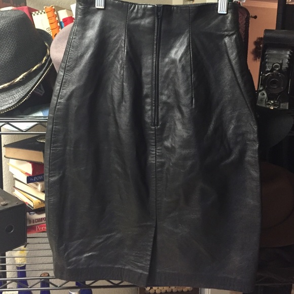 Leather skirt - Picture 2 of 2