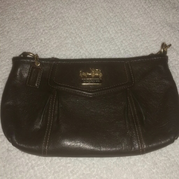 🚨🚨🚨SALE🚨🚨Authentic Coach Clutch w/ Arm Strap