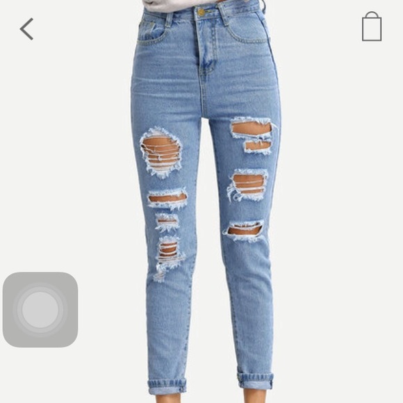 ISO DISTRESSED BOYFRIEND JEANS