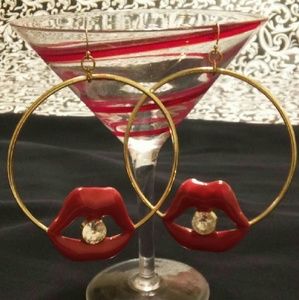 Sexy kiss me earrings