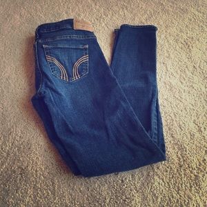 🔥JUST LISTED🔥 Hollister Jeans