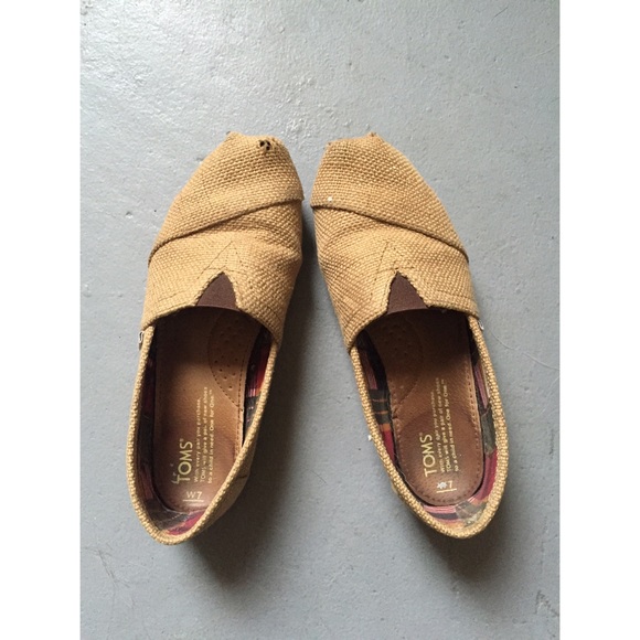 Toms