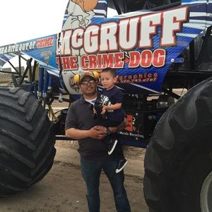 Meet your Posher, Luis