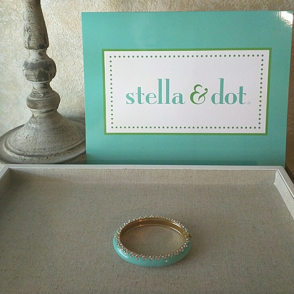 ❌SOLD❌Stella & Dot Paige Enamel Bangle