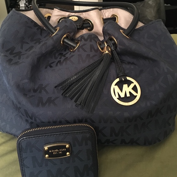 Michael Kors navy blue purse and wallet
