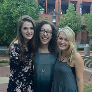 Meet your Posher, Julia