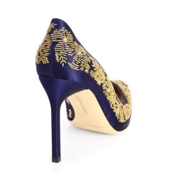 Manolo Blahnik navy satin embellished heels 37.5 - Picture 2 of 4