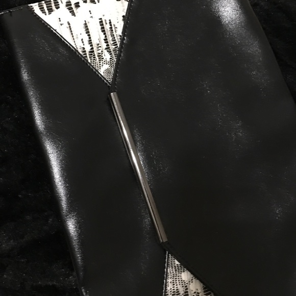 Handbag - Picture 2 of 3