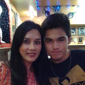 Meet your Posher, Deedee