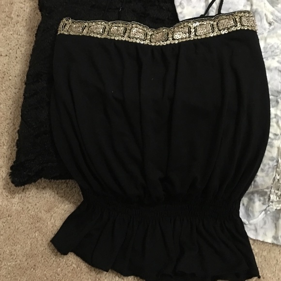 😍Tops - Picture 2 of 3