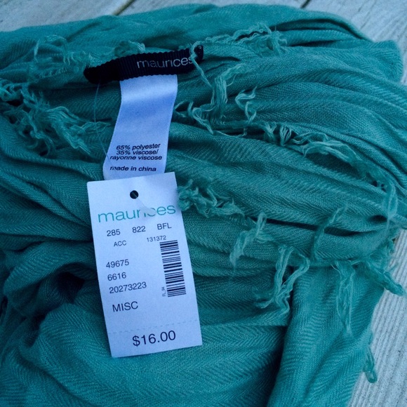 Maurice's - green infinity scarf, NWT - Picture 2 of 2