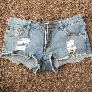 Medium wash shorts
