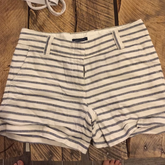 Tommy Hilfiger! Striped linen and cotton short.