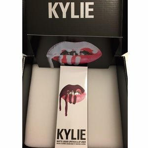 BNIB Kylie Lip Kit. Kourt K