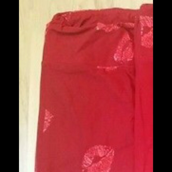 LuLaRoe T&C Red Lips