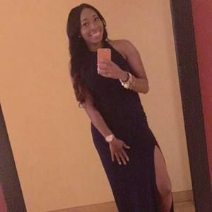 Meet your Posher, Kendra