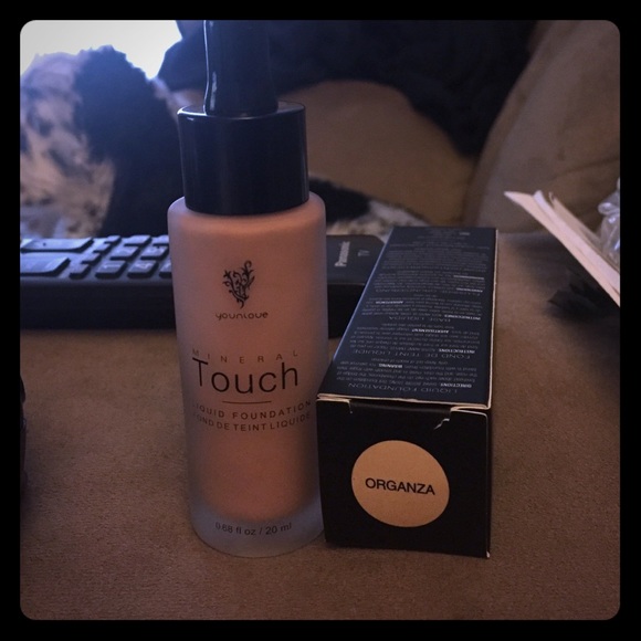 Younique organza foundation