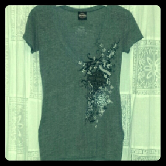 SOLD ON MERC! Womens Harley Davidson Vneck Tee