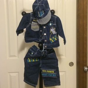 Baby 2pac outfit. Price is negotiable