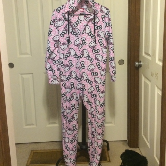 ❗️Hello Kitty onesie❗️