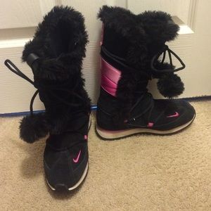 Nike vintage winter boots. Price is negotiable